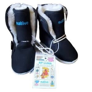 NWT Native Infant Water Repellant AP Luna Booties (6)